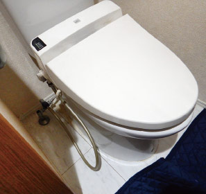 施工前:TOTOウォシュレット