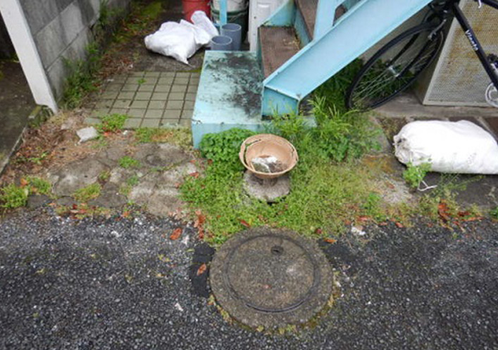 【写真】施工前:既存コンクリートマス