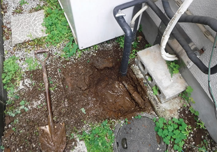 【写真】埋設給水管からの漏水