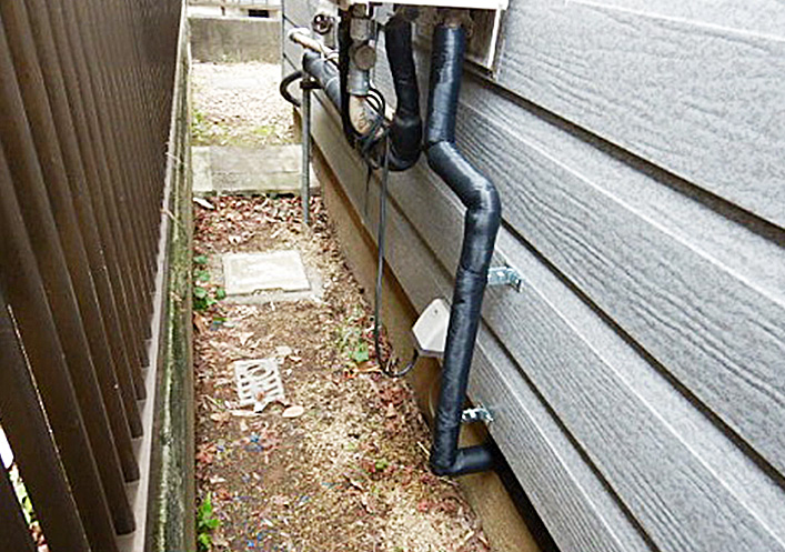 【写真】露出給湯管に保温材を巻いて施工完了