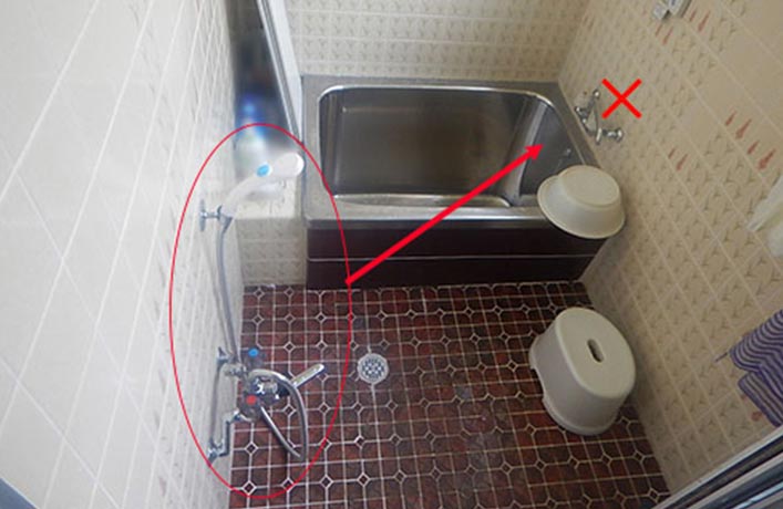 【写真】浴槽水栓を撤去し洗い場水栓を移設